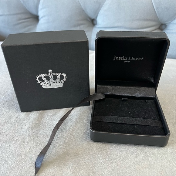 JUSTIN DAVIS Jewerly Box + Outer Box 3.90x3.90x1.90 inches - Picture 1 of 7